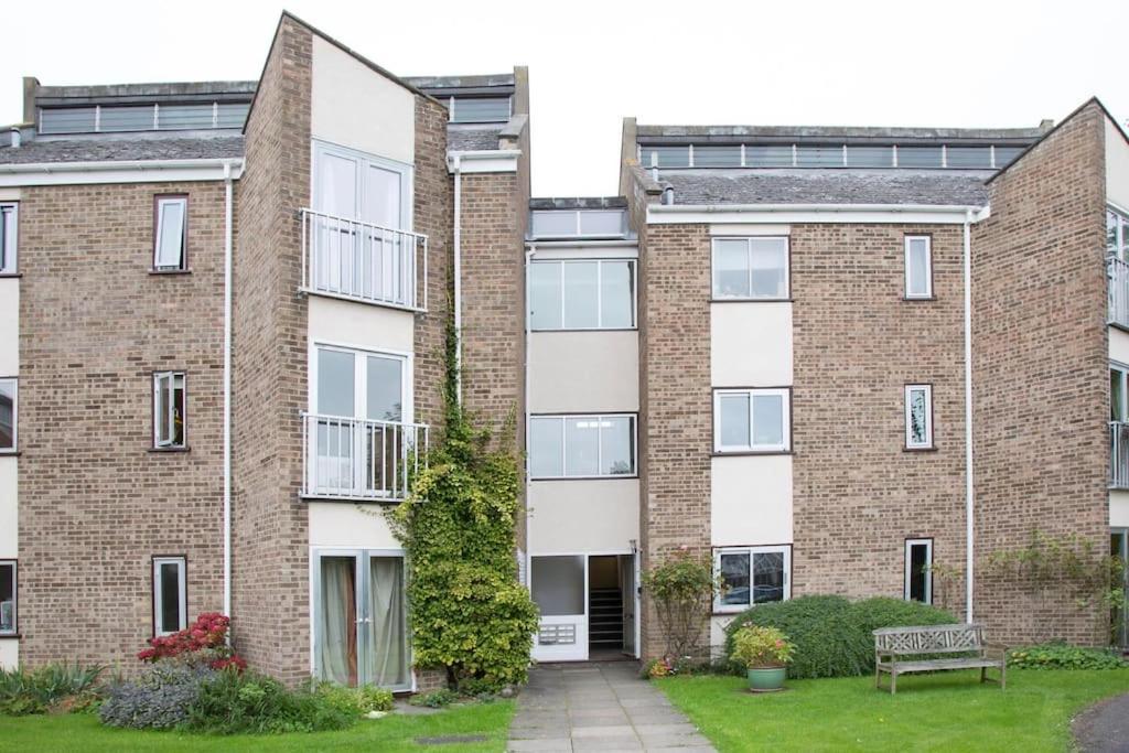 Bright Oxford Apartment Exterior photo